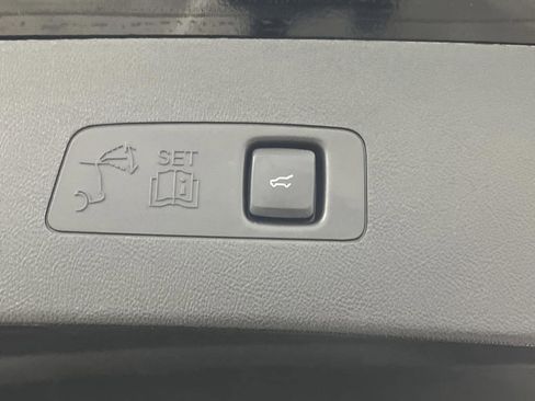 Used 2022 Lincoln Corsair AWD w/ Premium Package image 16