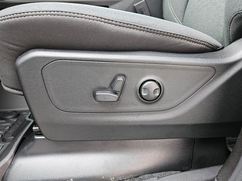 New 2026 RAM 1500 Big Horn AWD/4WD image 18