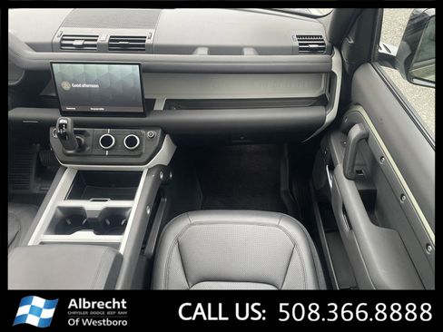 Used 2025 Land Rover Defender 110 S image 22