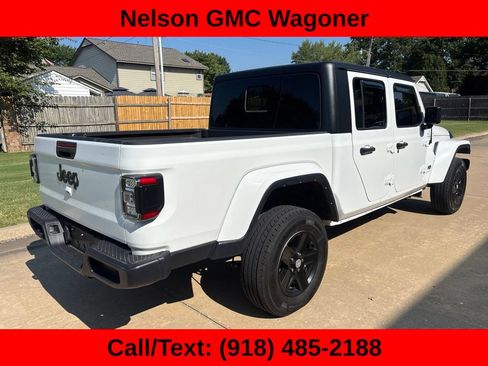 Used 2023 Jeep Gladiator Sport AWD/4WD image 5