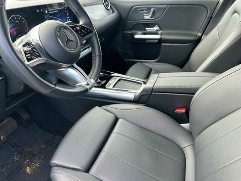 Used 2025 Mercedes-Benz GLA 250 4MATIC image 11