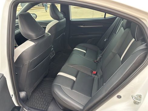 Used 2025 Toyota Camry SE w/ Multimedia Upgrade Package image 15