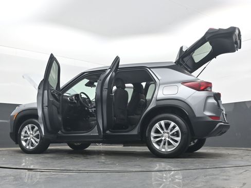 Used 2023 Chevrolet TrailBlazer LS FWD image 44