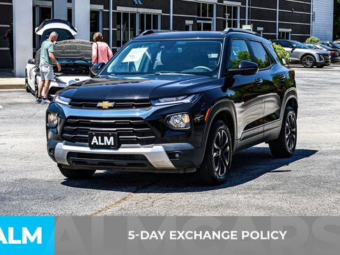 Used 2023 Chevrolet TrailBlazer LT AWD/4WD image 3