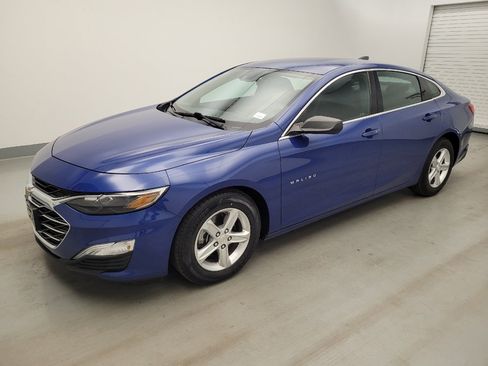 Used 2023 Chevrolet Malibu LS FWD image 2