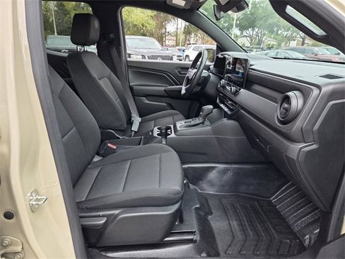 Used 2023 Chevrolet Colorado W/T image 22