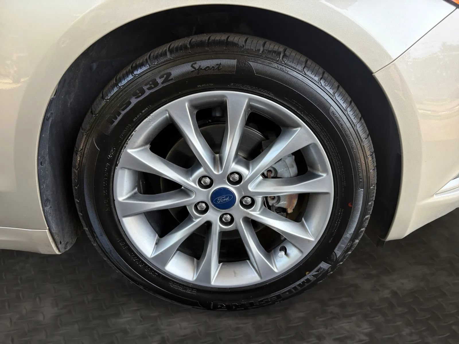 Used 2017 Ford Fusion SE w/ Fusion SE Technology Package FWD image 35