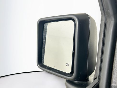 Used 2025 Jeep Wrangler Sahara image 16