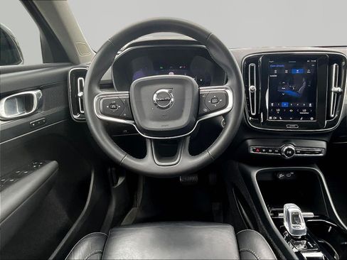 Used 2023 Volvo XC40 B5 Plus AWD/4WD image 8