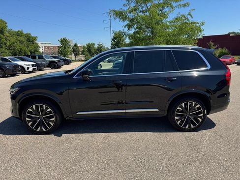 Certified 2025 Volvo XC90 B5 Ultra AWD/4WD image 2