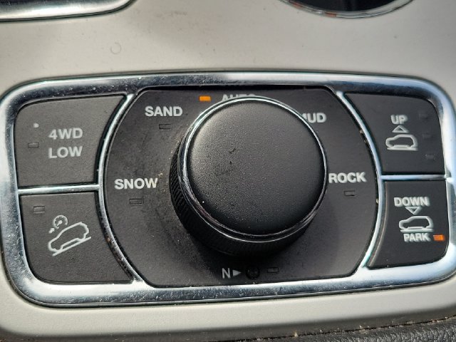 Used 2016 Jeep Grand Cherokee High Altitude AWD/4WD image 31