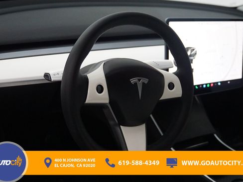 Used 2021 Tesla Model Y Long Range image 19