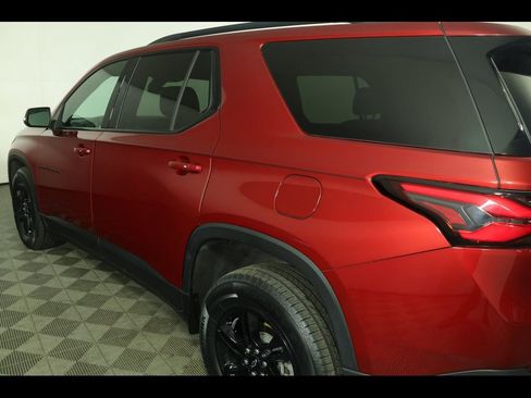 Used 2022 Chevrolet Traverse LT w/ Midnight/Sport Edition image 19