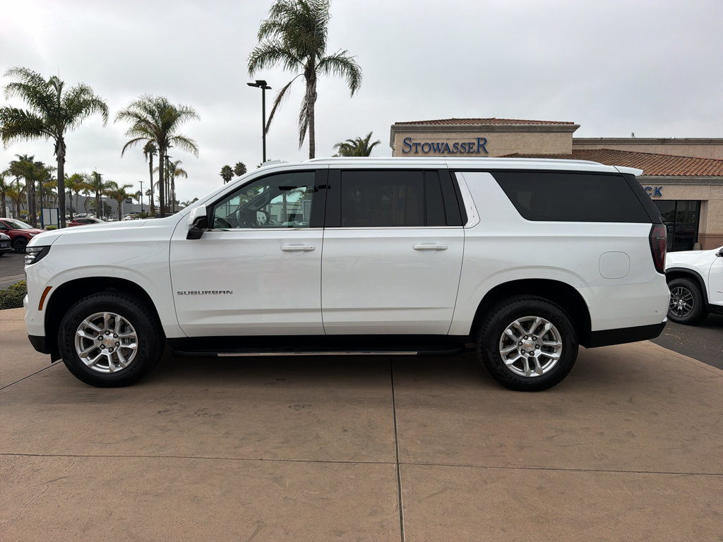 Used 2025 Chevrolet Suburban LT AWD/4WD image 8