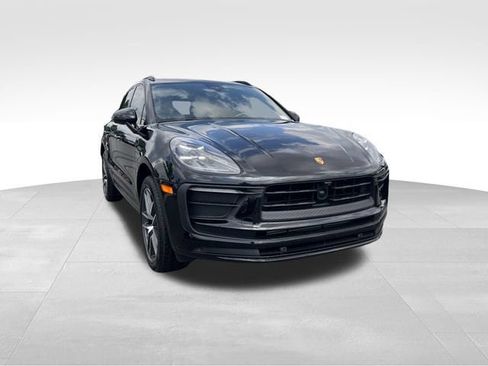 Used 2023 Porsche Macan AWD/4WD image 7