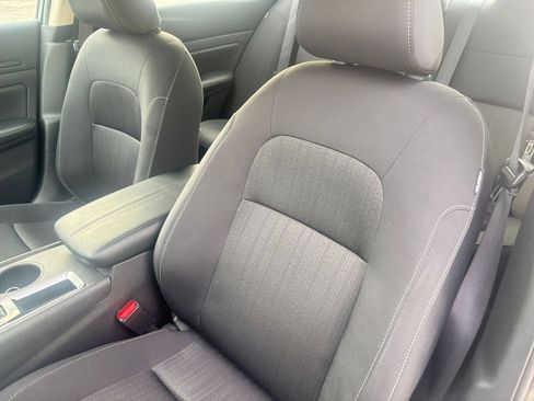 Used 2025 Nissan Altima 2.5 SV FWD image 37