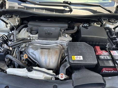 Used 2017 Toyota Camry FWD image 60