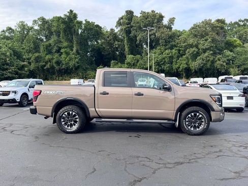 Used 2022 Nissan Titan PRO-4X w/ Pro-4x Convenience Package AWD/4WD image 4