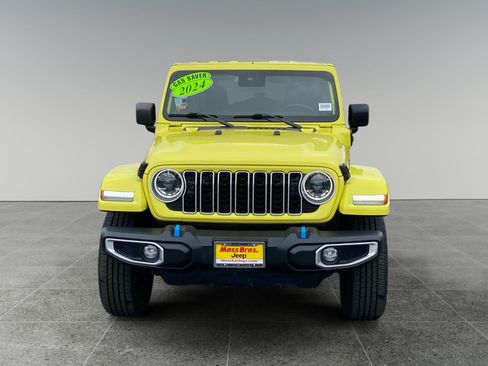 Used 2024 Jeep Wrangler Unlimited Sahara AWD/4WD image 8