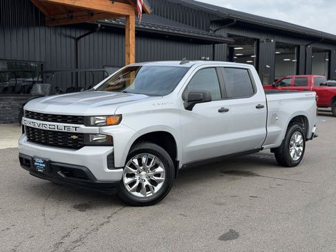 Used 2020 Chevrolet Silverado 1500 Custom w/ Custom Value Package AWD/4WD image 1