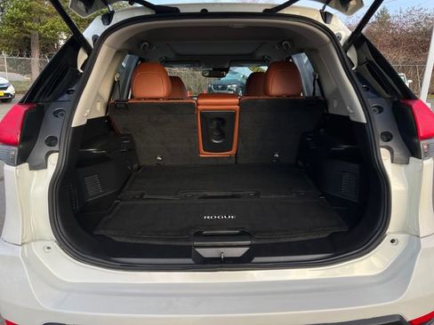 Used 2017 Nissan Rogue SL w/ SL Premium Package image 15