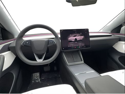 Used 2026 Tesla Model Y 2WD image 32