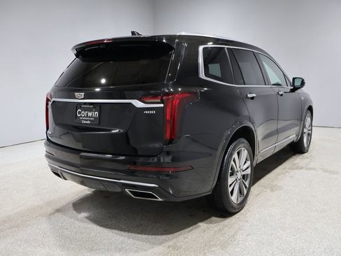 Used 2021 Cadillac XT6 Premium Luxury image 2