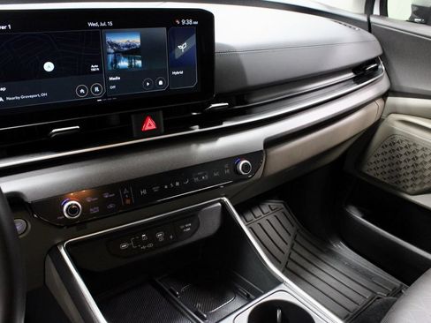 Used 2026 Kia Carnival EX FWD image 31