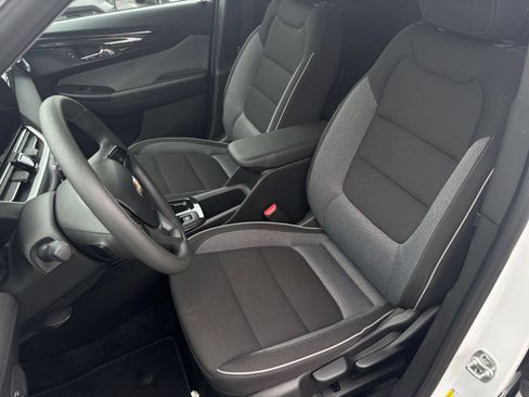 Used 2025 Chevrolet TrailBlazer LT FWD image 34