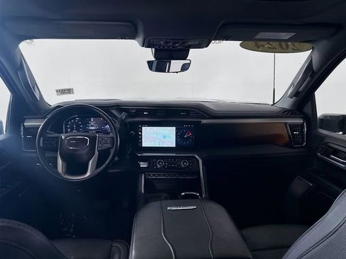 Used 2024 GMC Sierra 3500 Denali w/ Denali Reserve Package image 26