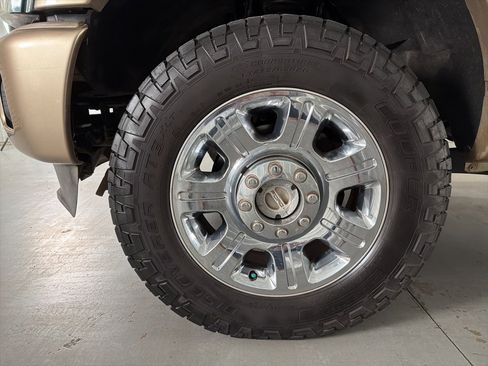 Used 2013 Ford F350 King Ranch w/ King Ranch w/Chrome Pkg image 4