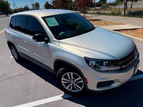 Used 2012 Volkswagen Tiguan S FWD image 20