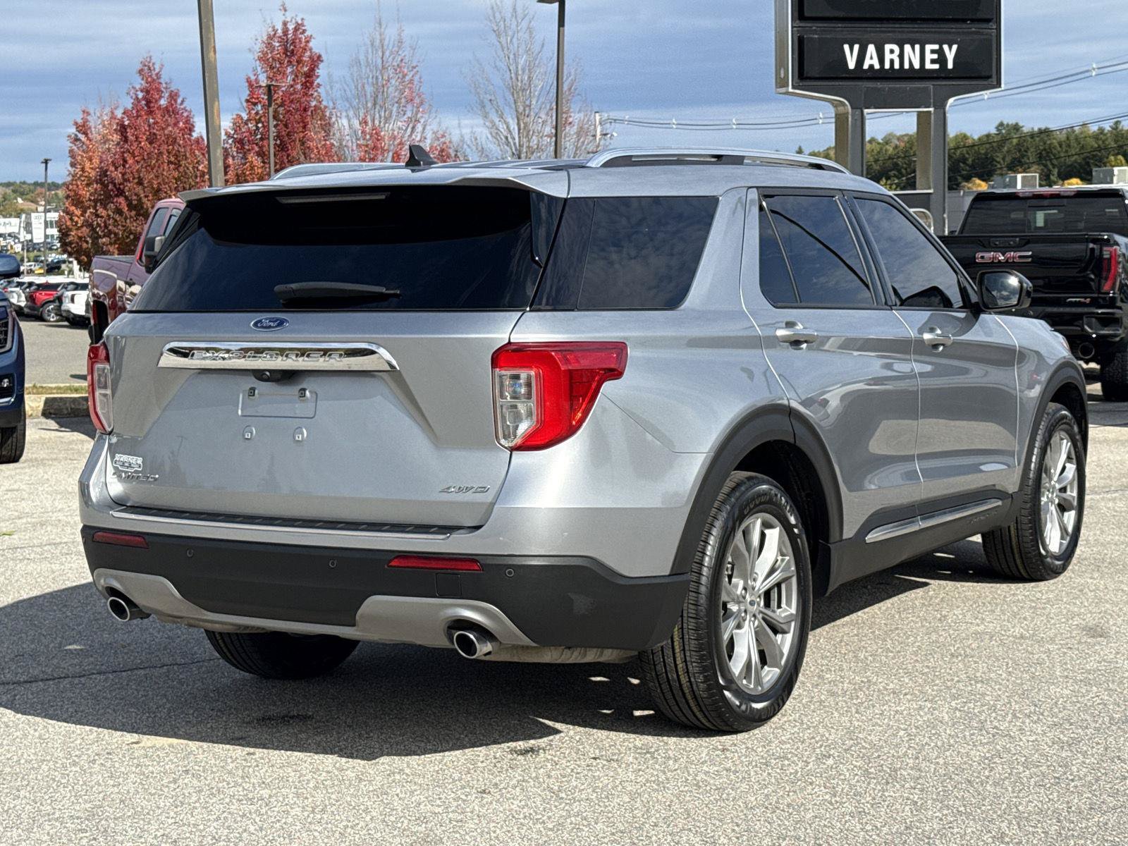 Used 2024 Ford Explorer Limited AWD/4WD image 6