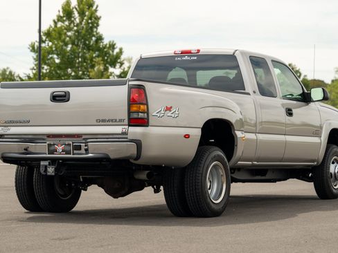 Used 2005 Chevrolet Silverado 3500 LT w/ Heavy-Duty Power Package image 26