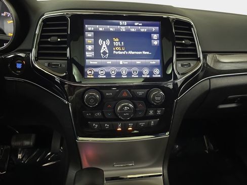 Used 2021 Jeep Grand Cherokee Trailhawk w/ Trailhawk Luxury Group AWD/4WD image 22