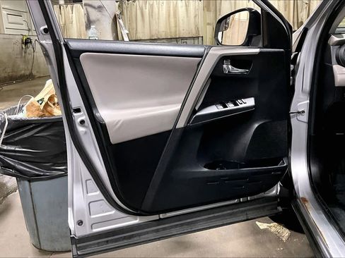 Used 2016 Toyota RAV4 XLE image 22