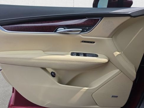 Used 2017 Cadillac XT5 Premium Luxury w/ LPO, Wheel Lock Package AWD/4WD image 27