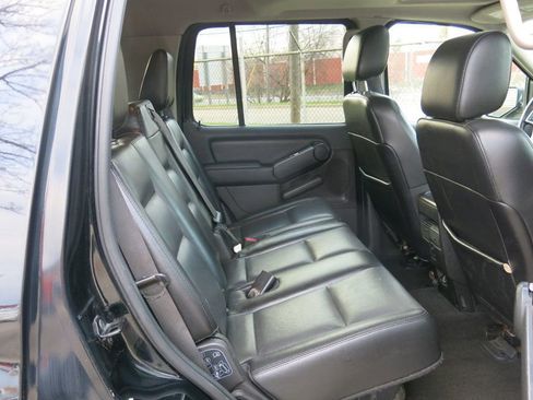 Used 2007 Mercury Mountaineer AWD image 16