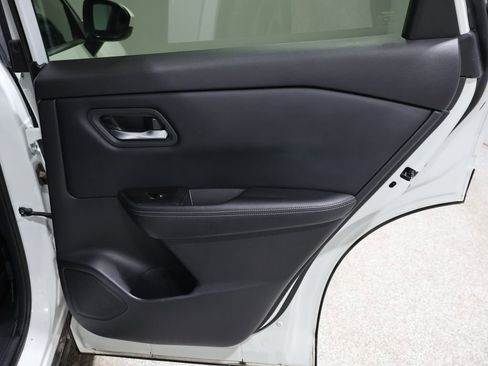 Used 2025 Nissan Rogue SV image 21