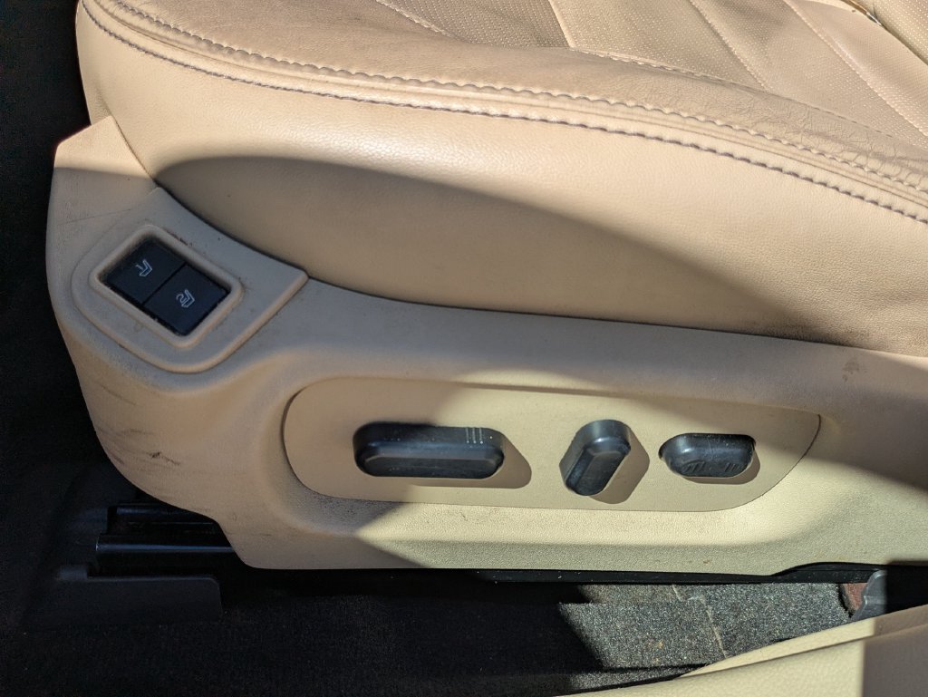 Used 2015 Ford Taurus Limited FWD image 5