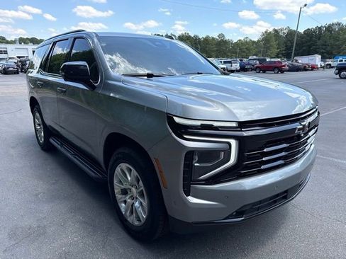 Used 2025 Chevrolet Tahoe Premier AWD/4WD image 7