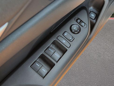 Used 2020 Honda Civic Sport image 9