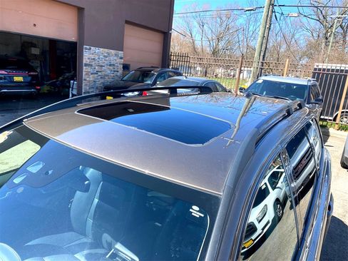 Used 2016 Volvo XC70 T5 Premier w/ Proximity Package image 12