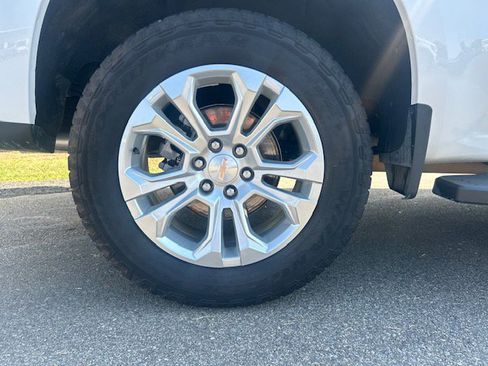 Used 2024 Chevrolet Silverado 1500 LTZ image 9