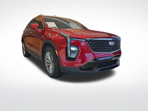 Used 2024 Cadillac XT4 Premium Luxury image 7