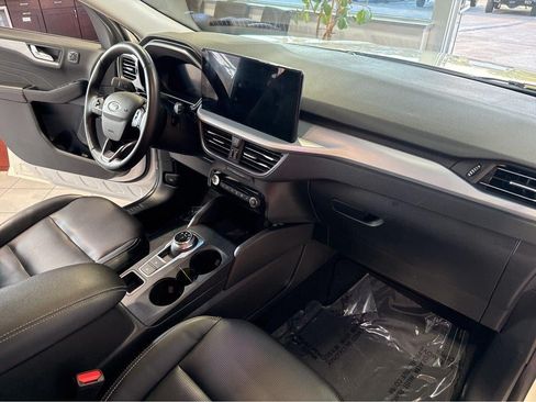 Used 2024 Ford Escape Platinum AWD/4WD image 30