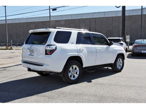 Used 2023 Toyota 4Runner SR5 Premium image 7