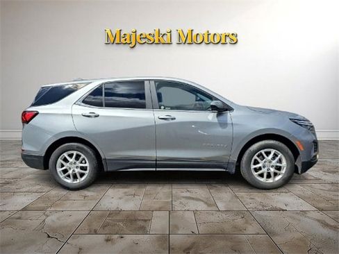 Used 2023 Chevrolet Equinox LT image 8