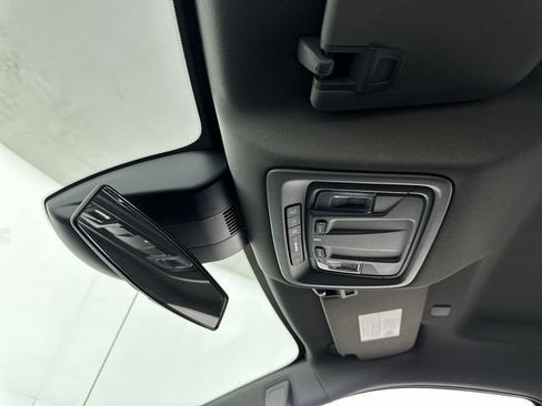 Used 2023 Chevrolet Silverado 1500 LT AWD/4WD image 19
