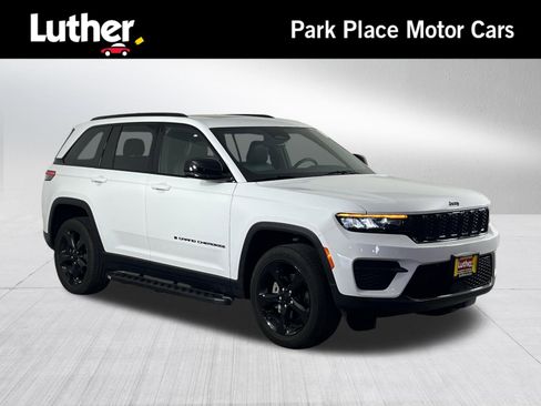 Used 2022 Jeep Grand Cherokee Altitude AWD/4WD image 1